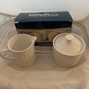 Oneida Simply Elegant Ariel Sugar & Creamer Set *NEW*